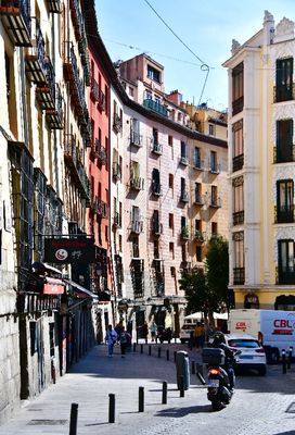 Calle Cava de San Miguel, Madrid Spain 554 