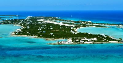 Staniel Cay Island, Staniel Cay Airport, The Bahamas 362a 