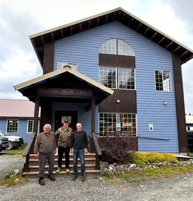 Rex, Dave, Berend at Glacier Bear Lodge 