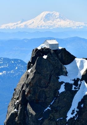Three Fingers Lookout on Three Fingers Mountain with Mount Rainier, Cascade Mountains, Washington 411