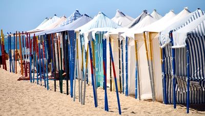 Rental Beach Tents at Praia da Nazaré, Portugal 419
