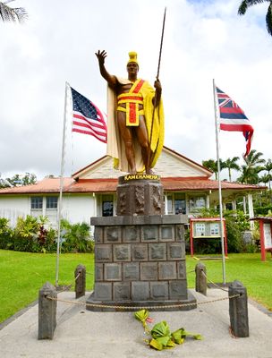 Statue of King Kamehameha at Kohala Civic Center, Kapaau Hawaii 071