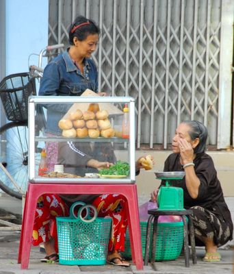Banh Mi for Breakfast, Saigon Vietnam 068  
