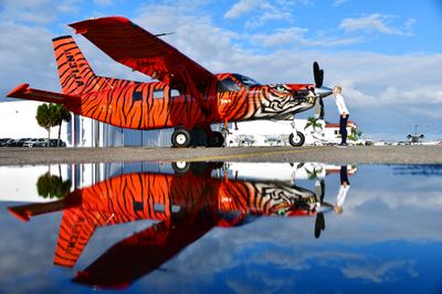 Nancy kisses Bad Kitty 675  