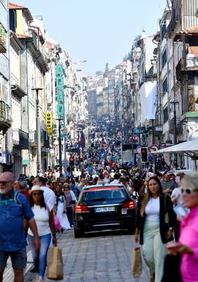 Busy R. de Santa Catarina, Porto, Portugal