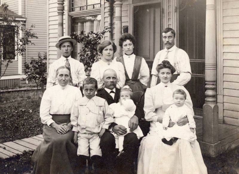 16) Friend from Duluth and family?