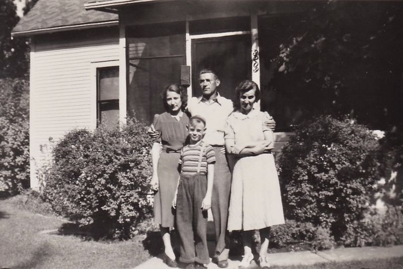 19) Agnes, Austin, ? and Gunborg