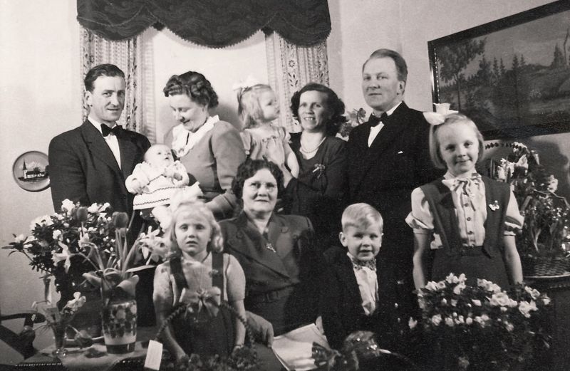 33) Ida visiting the Pettersson's?