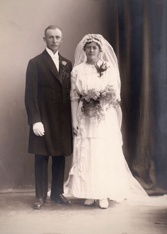 35) August Jansson and Edla