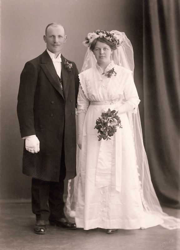 37) Valfrid Jansson and wife Ida