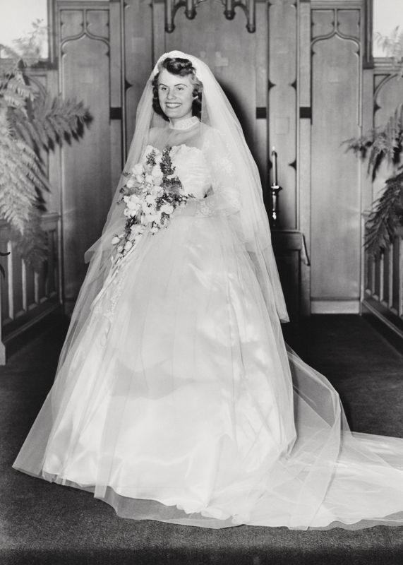172) She was a beautiful bride.