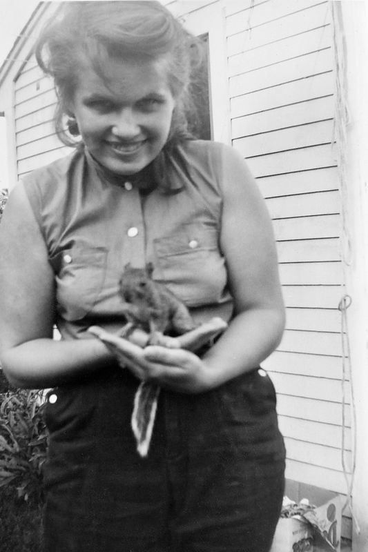 261) Thelma and the friendly squirrel.