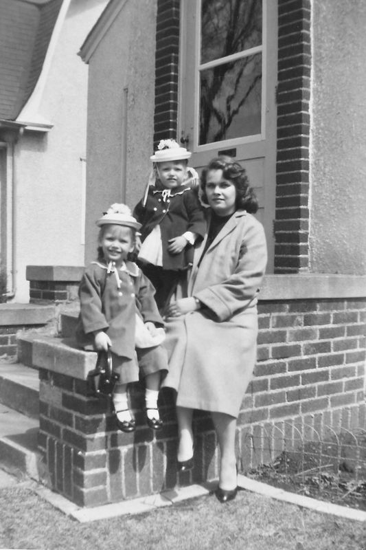 286) Susie, Lenore and Thelma