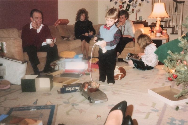 373) Dad, Lenore, Benny, Alyson's Mom, Camilla and Rosie at Sue and Wayne's house for Christmas.