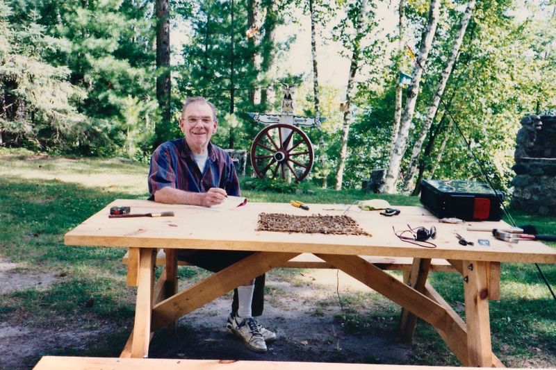 397) Ray visiting Sue and Wayne's cabin.