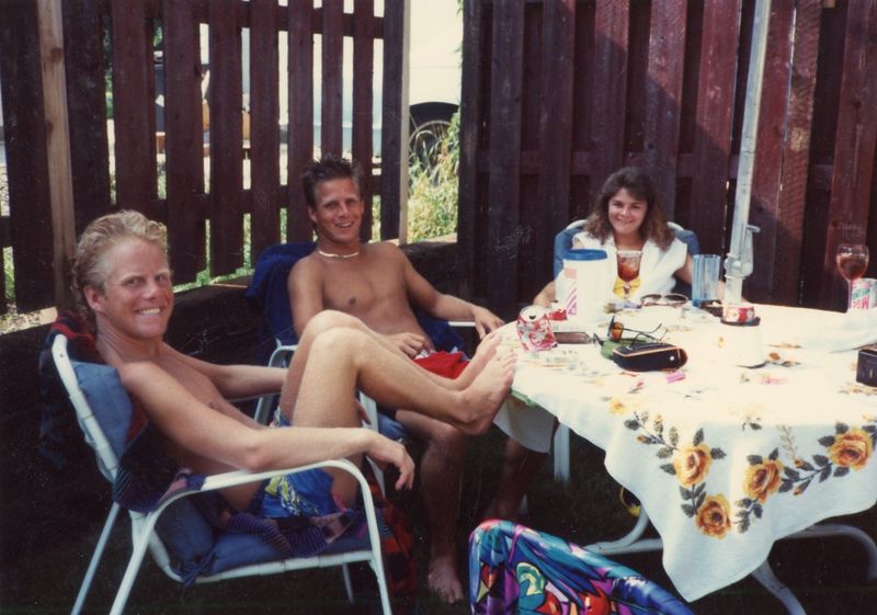 26) Johnny, Tommy and Jeanette