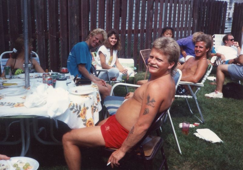 27)Sue(behind the pole)Johnny, Jeanette, David, Tommy, Tommy and Tim Press