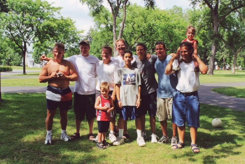 82) Floyd, Les, Tommy's son Collin, Lee, Les son Jordon, Lee's sons Zach and Seth, Tommy and Johnny.