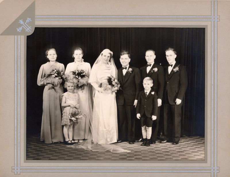 39) Ellen in ? wedding