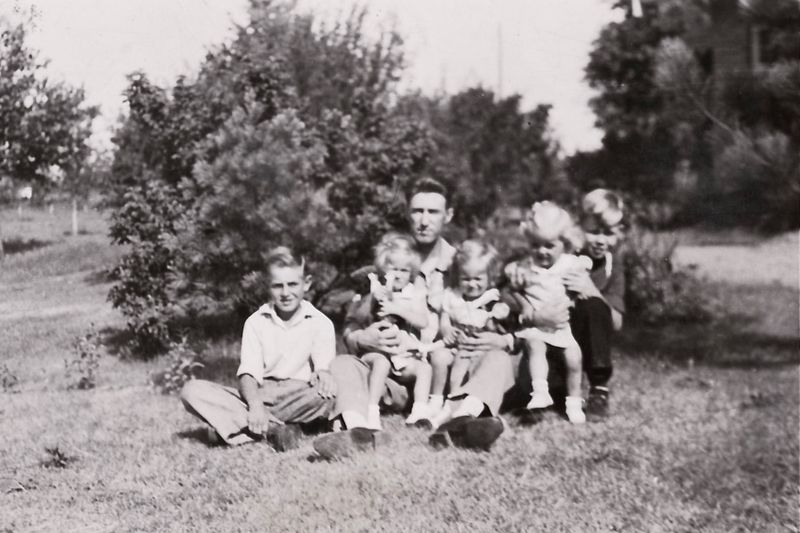 83) Dickie, Emily, Bert, Thelma, Janet and Roy Estlund
