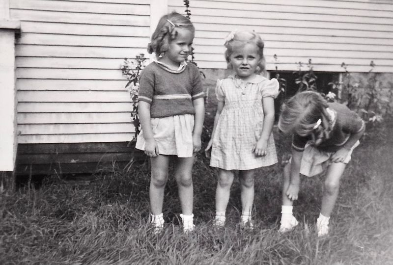 102) Emily, Janet and Emily