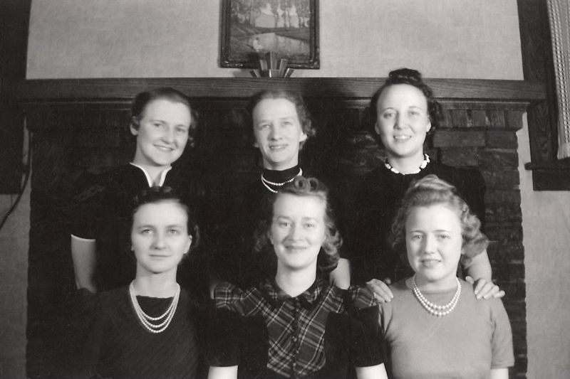 108) Roomates and sisters