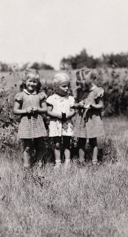 153) Emily, Janet and Thelma