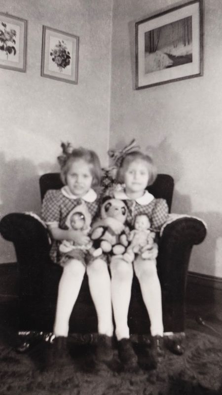 162) Thelma, Emily and dolls