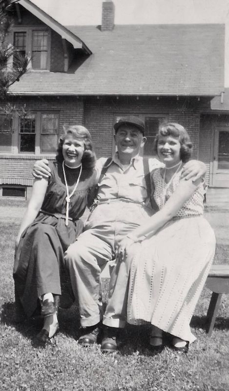 251) Emily, Fritz and Thelma