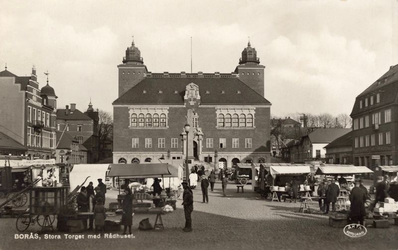 2)The Haag family lived near Boras.