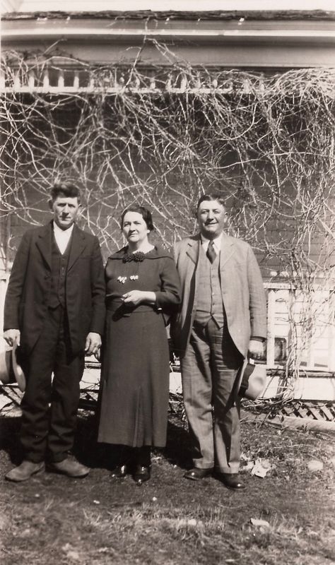 9) John Estlund, siser Helga Asplund and brother Fritz Estlund