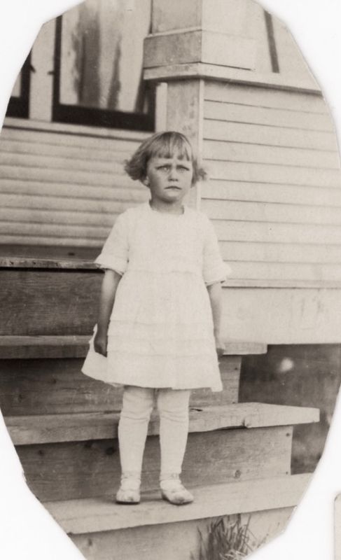 30) Helen or Eleanore Asplund