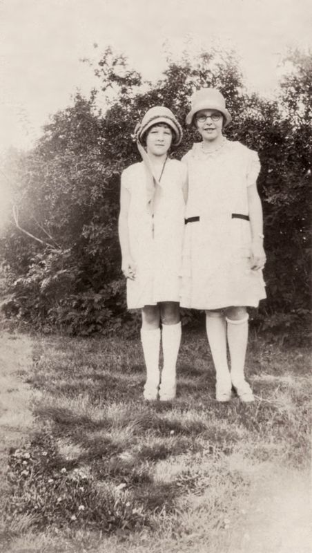 38) Helen and Eleanor Asplund