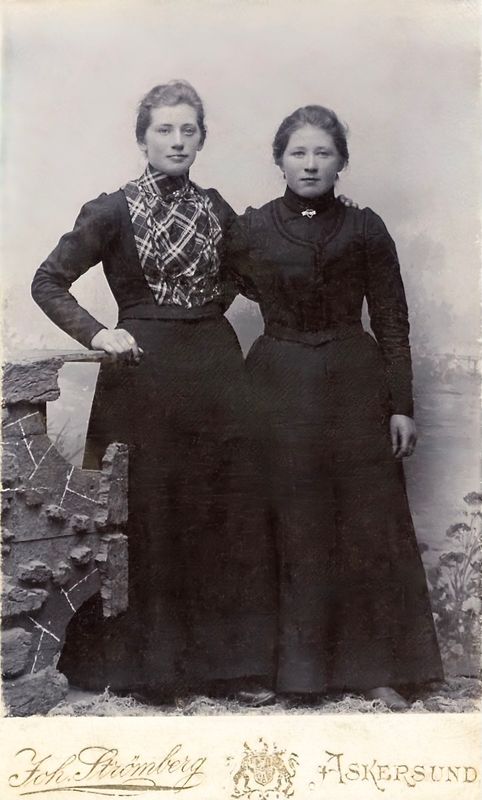 82) Teresia and Hilda