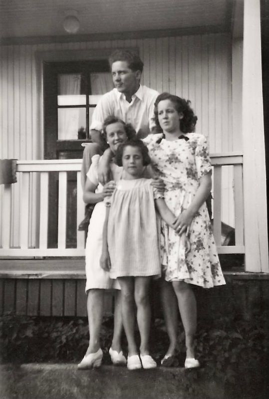 132) Bengt, Ann-Marie, Ingegard and Birgitta.