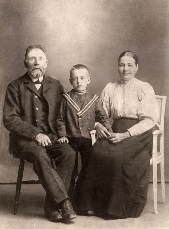 137) Johan August Karlsson and second wife Emma and son David.