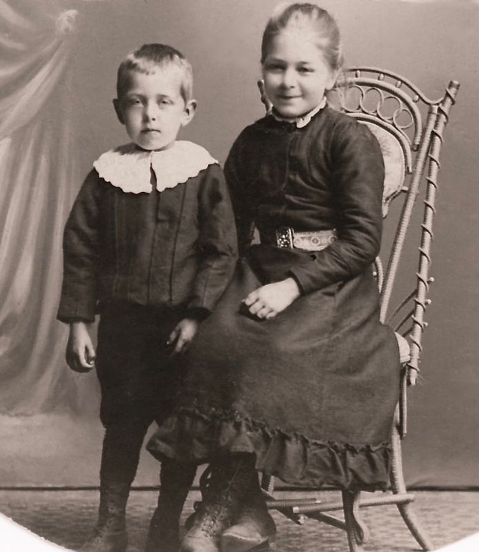 139) David and Signe Johansson. Children ofJohan and Emma C #2