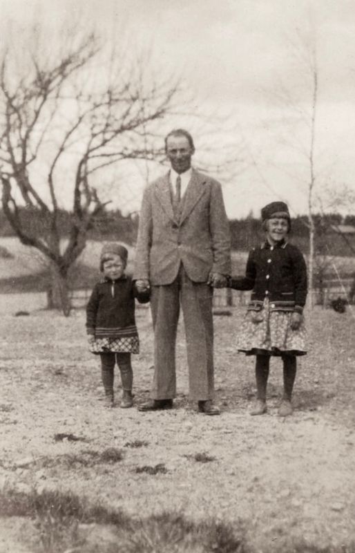 145) Berit, father Ture Ostring and Barbara