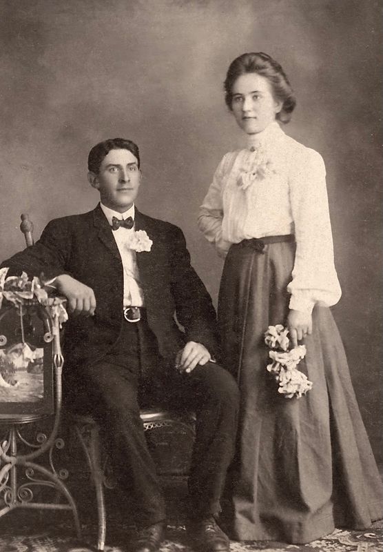 163) John and Emily Estlund or is this their wedding picture?