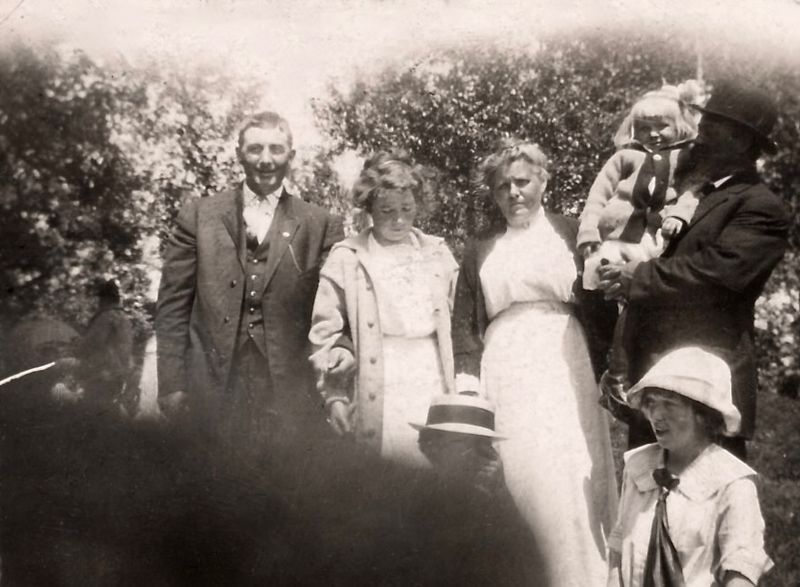 295) Fritz, Hilda and ?