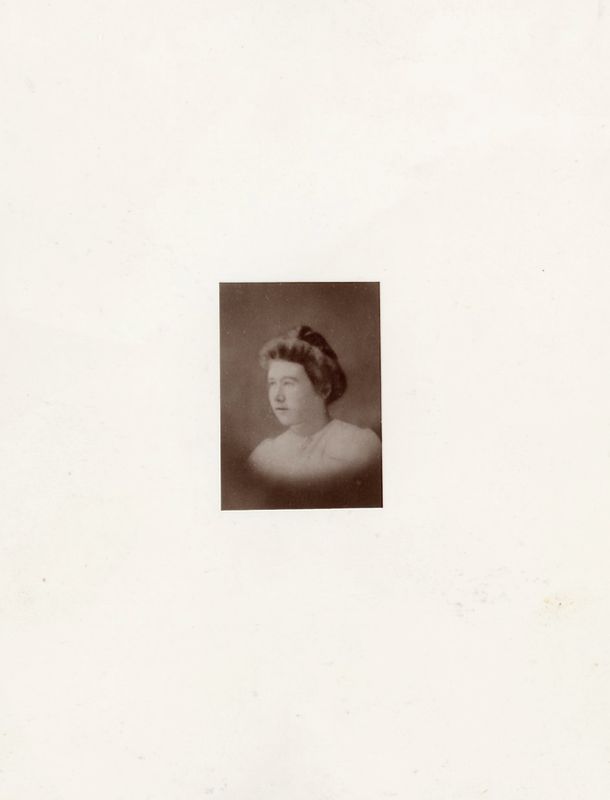 298) Hilda locket sized photo