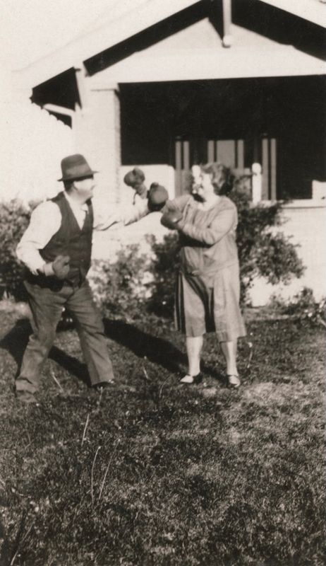 362) Fritz and Hilda duke it out!