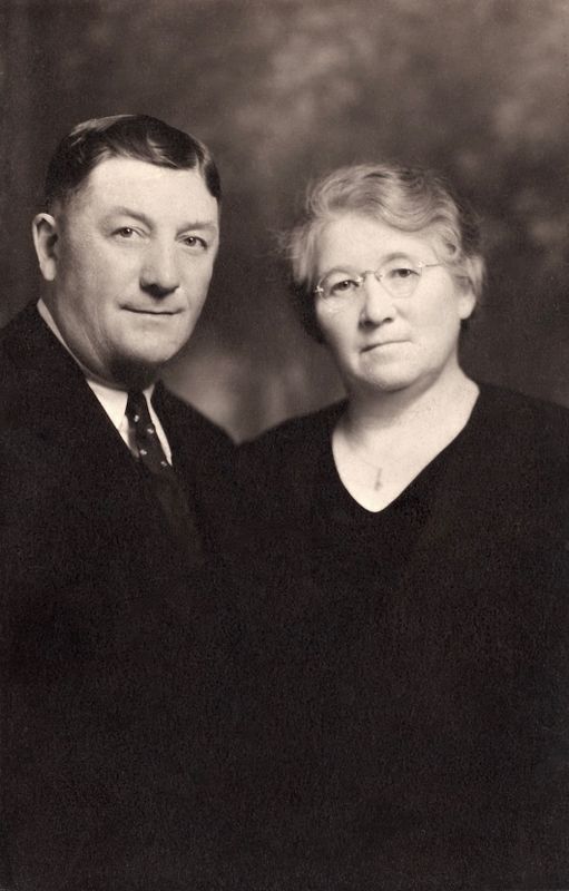 377) Fritz and Hilda Estlund