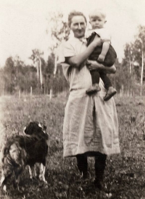 403) Grandma and Roy