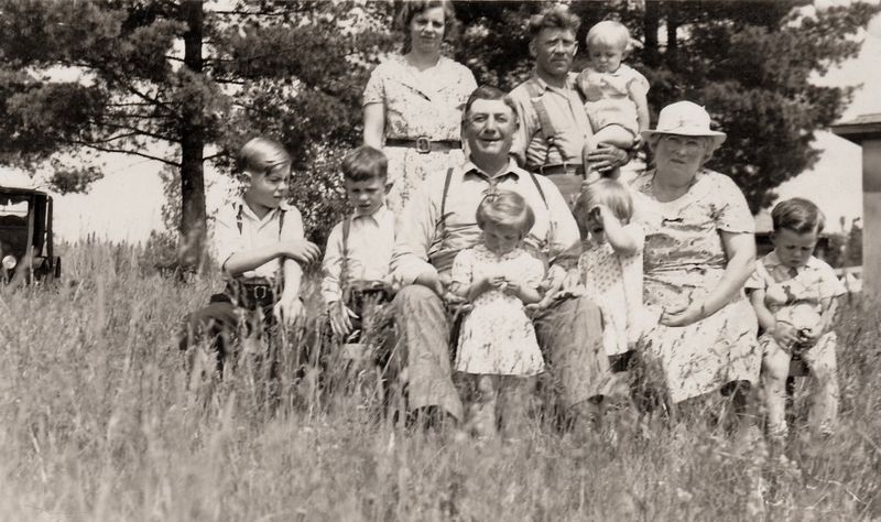 422) The Alvin Johnson family, Fritz and Hilda Estlund and Thelma and Emily