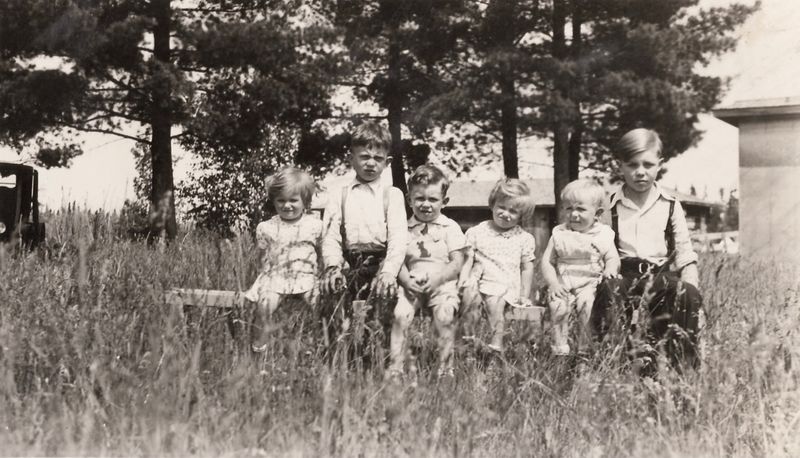 423) Cousins Thelma, Roger, Venzel, Emily, Jerry and Roy.