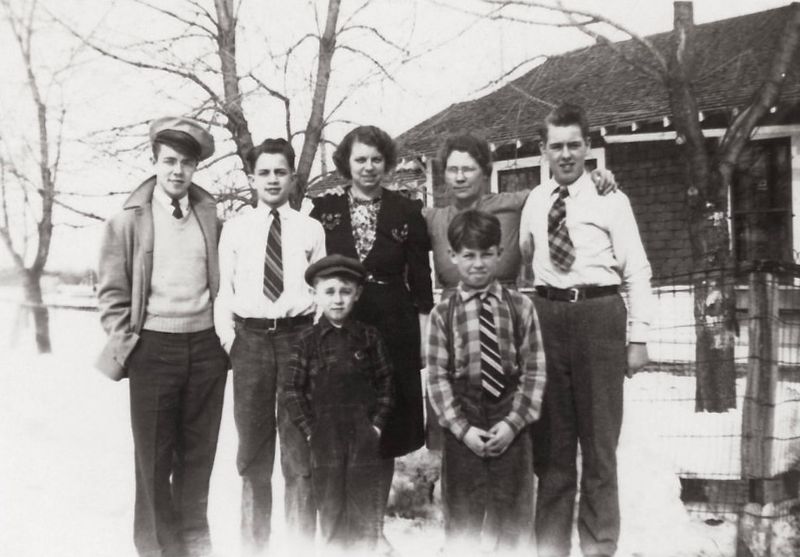425) back: Roy, Roger, Ruth, ?, ? front: Jerry and Venzel