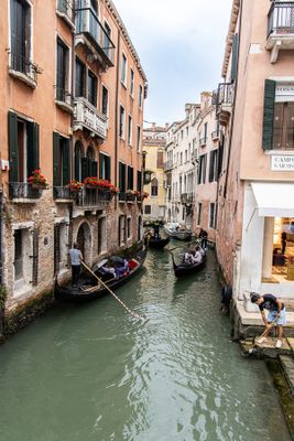 03 Morning Activity in Venice