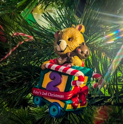 02 Xmas Tree Happiness