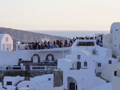 Santorini Sunset Seekers